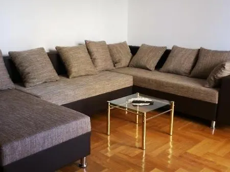 In With Seaview, Balcony, Air Condition, Wifi Apartment *